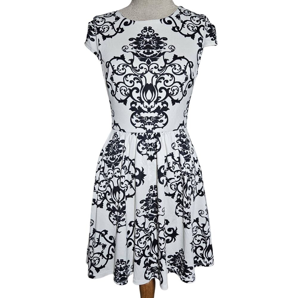 White and Black Printed Mini Dress with Mesh Back Size 8